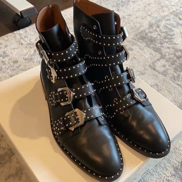 Givenchy Studded Leather Ankle Boot *Excellent Condition* Comes w/ Duster bags - Picture 4 of 5